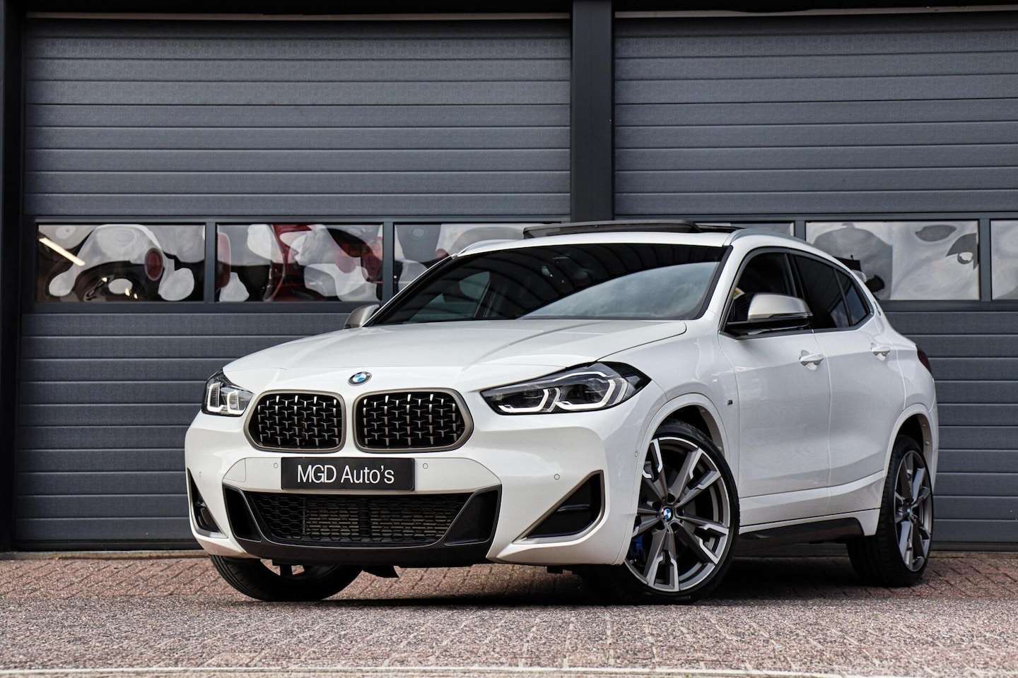 BMW X2 - M35i M-Sport 305PK /LED/PANODAK/HARMAN-KARDON/HUD/ACC/KEYLESS/CAMERA/CARPLAY! - AutoWereld.nl