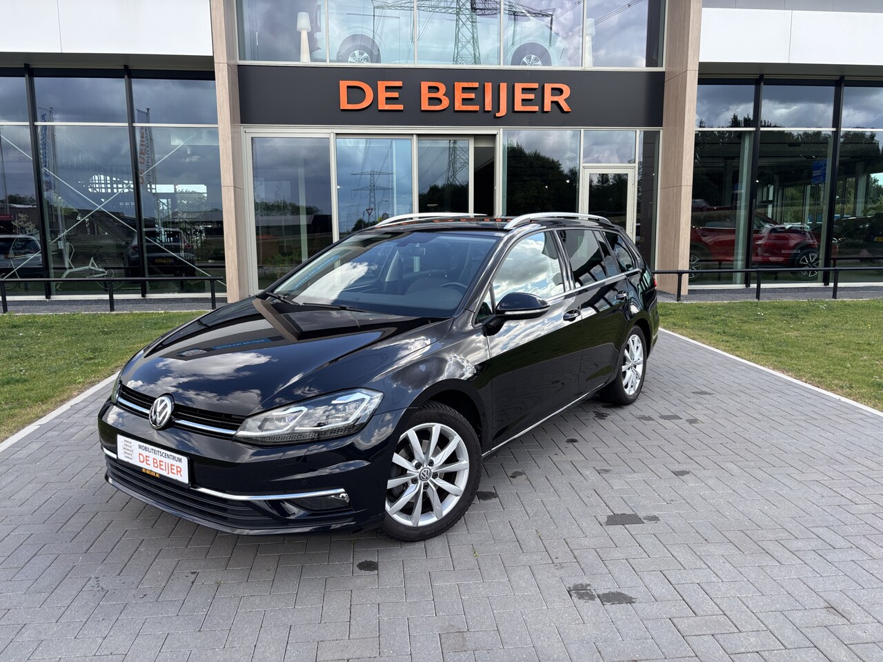 Volkswagen Golf Variant - 1.5 TSI Highline 150pk DSG Navi I Trekhaak I Led - AutoWereld.nl