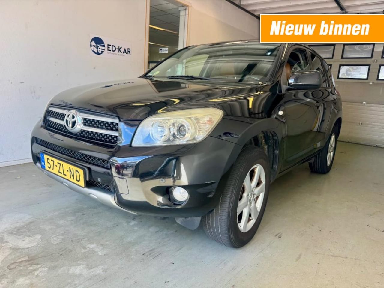 Toyota RAV4 - 2.0 VVTi X-Style CLIMA 4WD PDC LEER TREKHAAK RIJDT GOED NAP APK - AutoWereld.nl