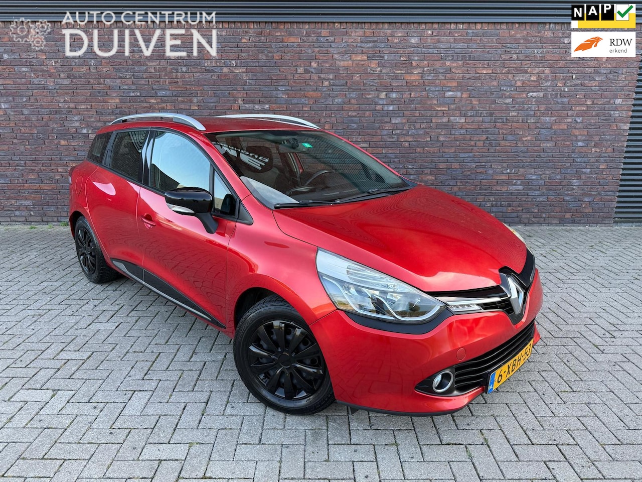 Renault Clio Estate - 0.9 TCe Expression | Dealer Onderhouden | Nieuw APK | Navi | Trekhaak - AutoWereld.nl