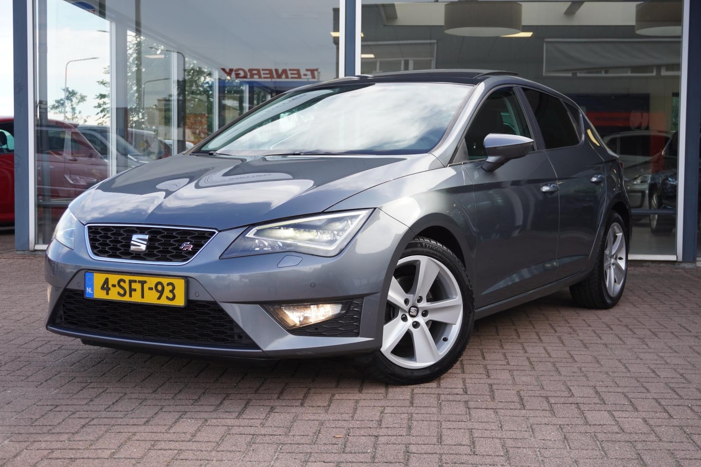 SEAT Leon - 1.4 TSI FR Business | 5deurs | Panodak | Airco | Elek. Pakket | LM velgen | Vol opties | I - AutoWereld.nl