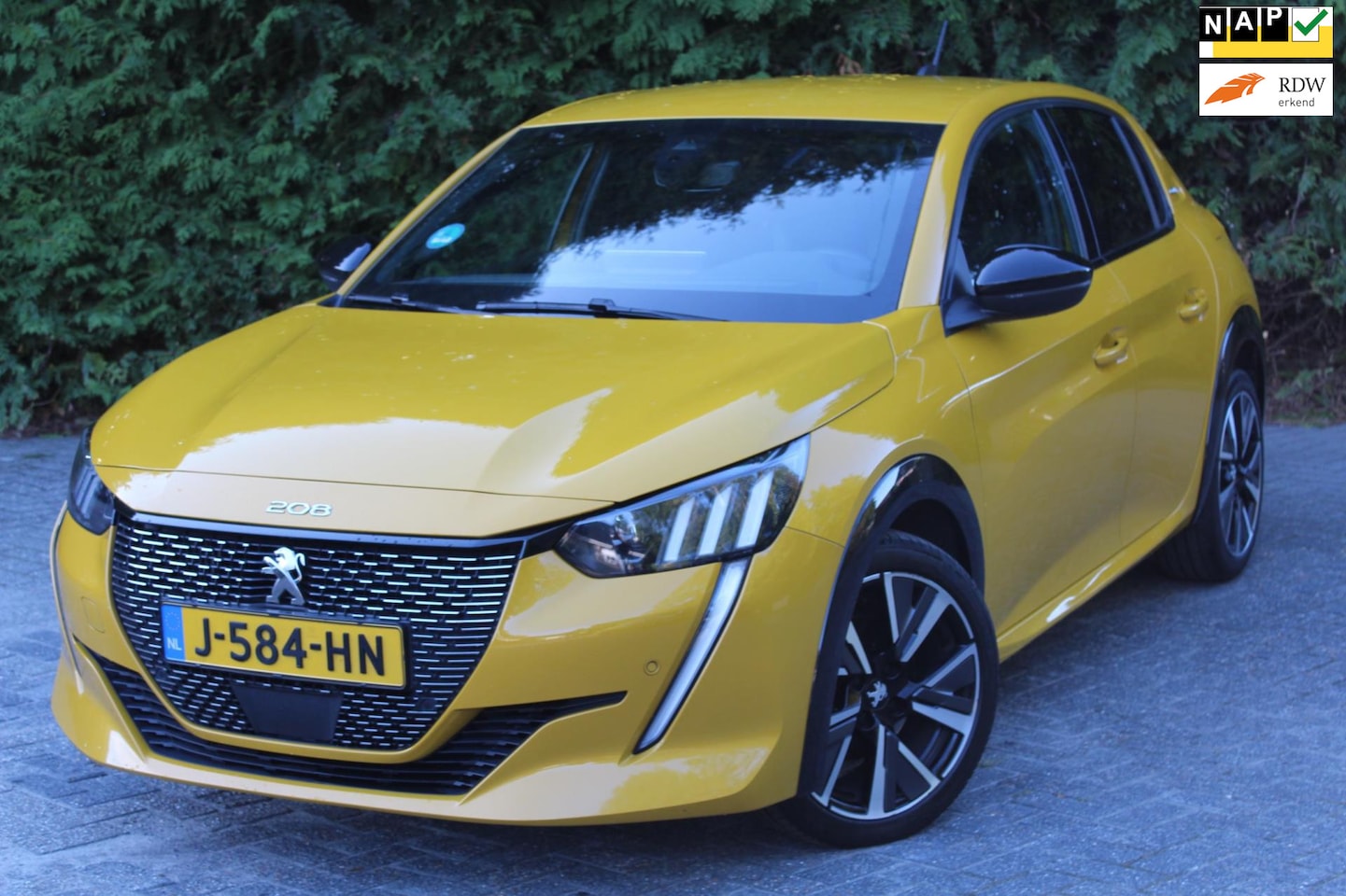 Peugeot 208 - 1.2 PureTech GT-Line 100PK | Parkeercamera | Navigatie | Apple/Android Carplay - AutoWereld.nl
