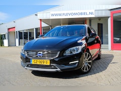 Volvo V60 - 2.4 D6 Twin Engine Summum Aut. Leder|Pano|Lanewarning|Navi|LMV