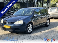 Volkswagen Golf - 1.6 FSI Optive