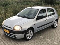 Renault Clio - 1.4 RN 5-DEURS AUTOMAAT * APK T/M MEI 2026