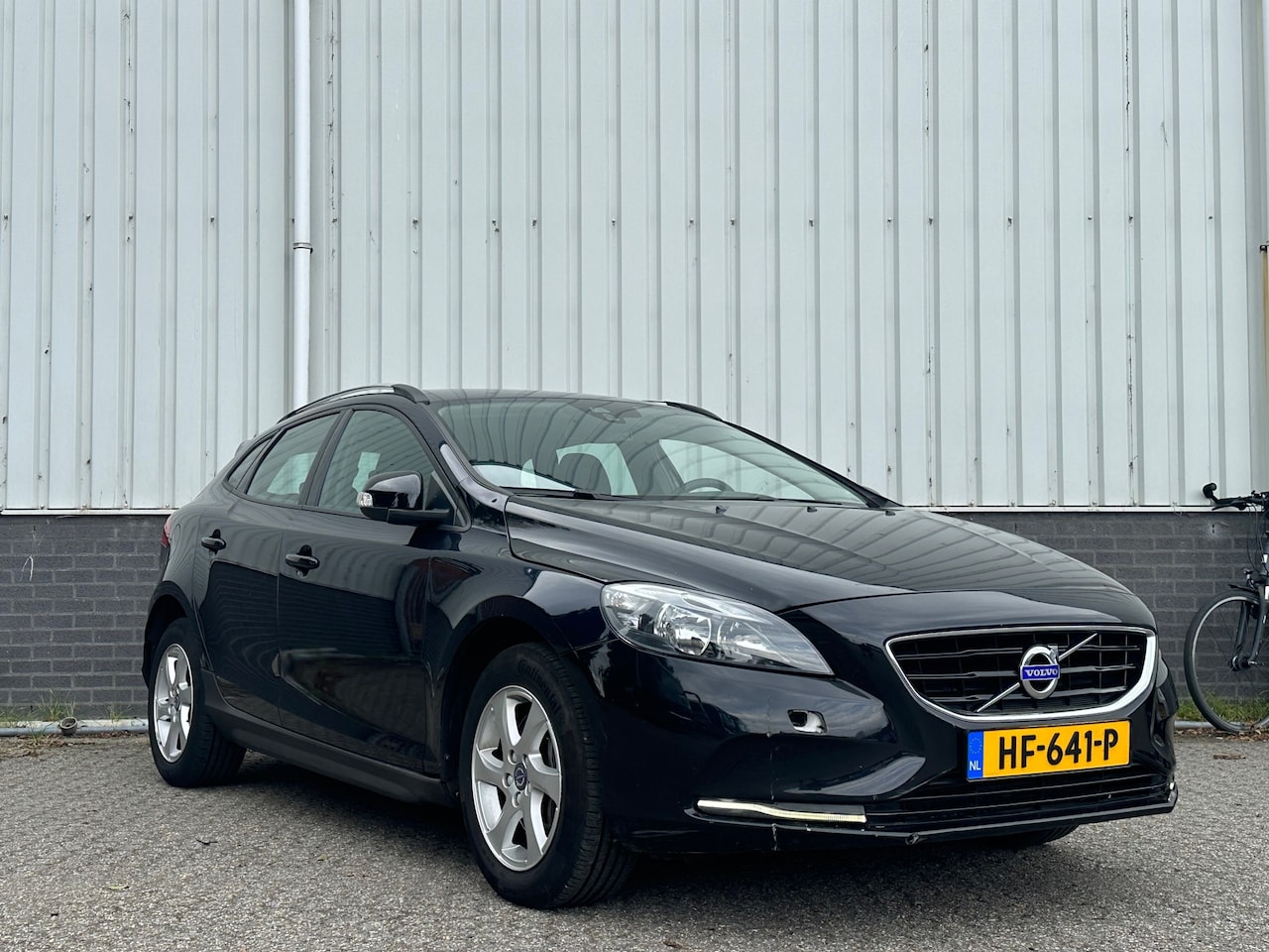 Volvo V40 Cross Country - 1.5 T3 Momentum 1.5 T3 Momentum - AutoWereld.nl