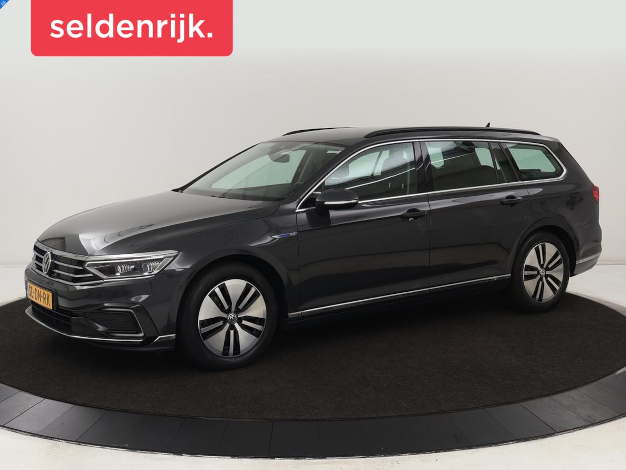Volkswagen Passat Variant - 1.4 TSI PHEV GTE Business | Automaat | Carplay | Navigatie | PHEV | Camera | Stoelverwarmi - AutoWereld.nl