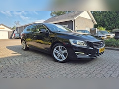 Volvo V60 - 2.4 D6 AWD Plug-In Hybrid Summum