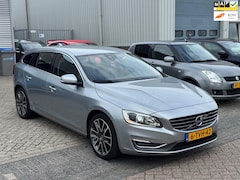 Volvo V60 - 2.0 D4 Summum 181 PK Navi | Xenon | Leder | Memory | Volledig Onderhouden