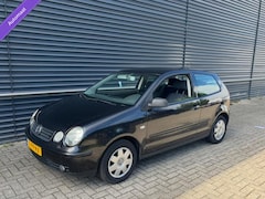 Volkswagen Polo - 1.4-16V Highline AUTOMAAT NWE APK TREKHAAK STOELVERWARMING ELECTRISCHE RAMEN DEUREN CENTRA
