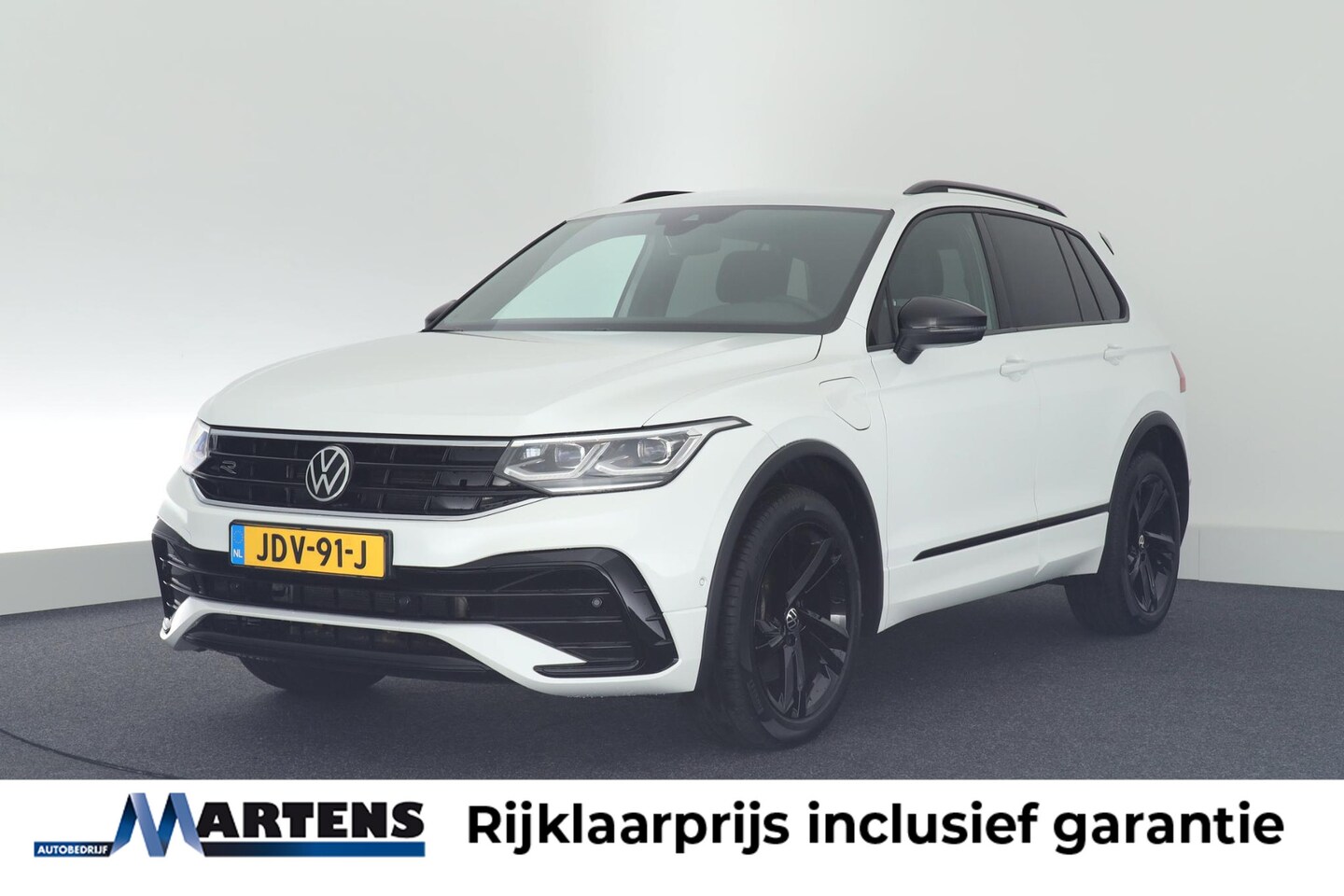 Volkswagen Tiguan - 1.4 TSI 245pk eHybrid R-Line Business+ Black Style Trekhaak Camera Led Virtual Cockpit Nav - AutoWereld.nl