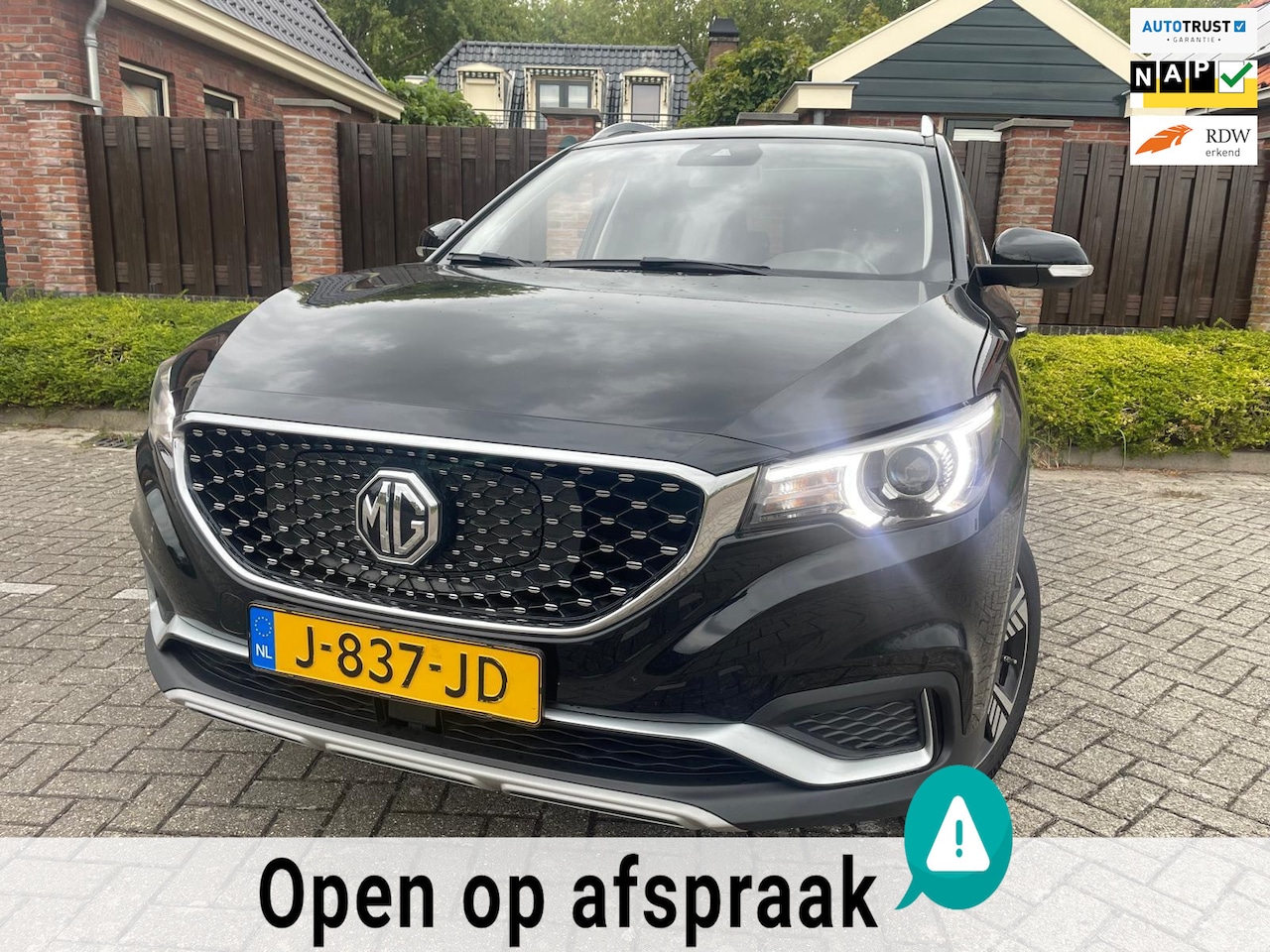 MG ZS - Luxury 45 kWh NAVI PANORAMADAK CRUISE CLIMA PDC LMV - AutoWereld.nl
