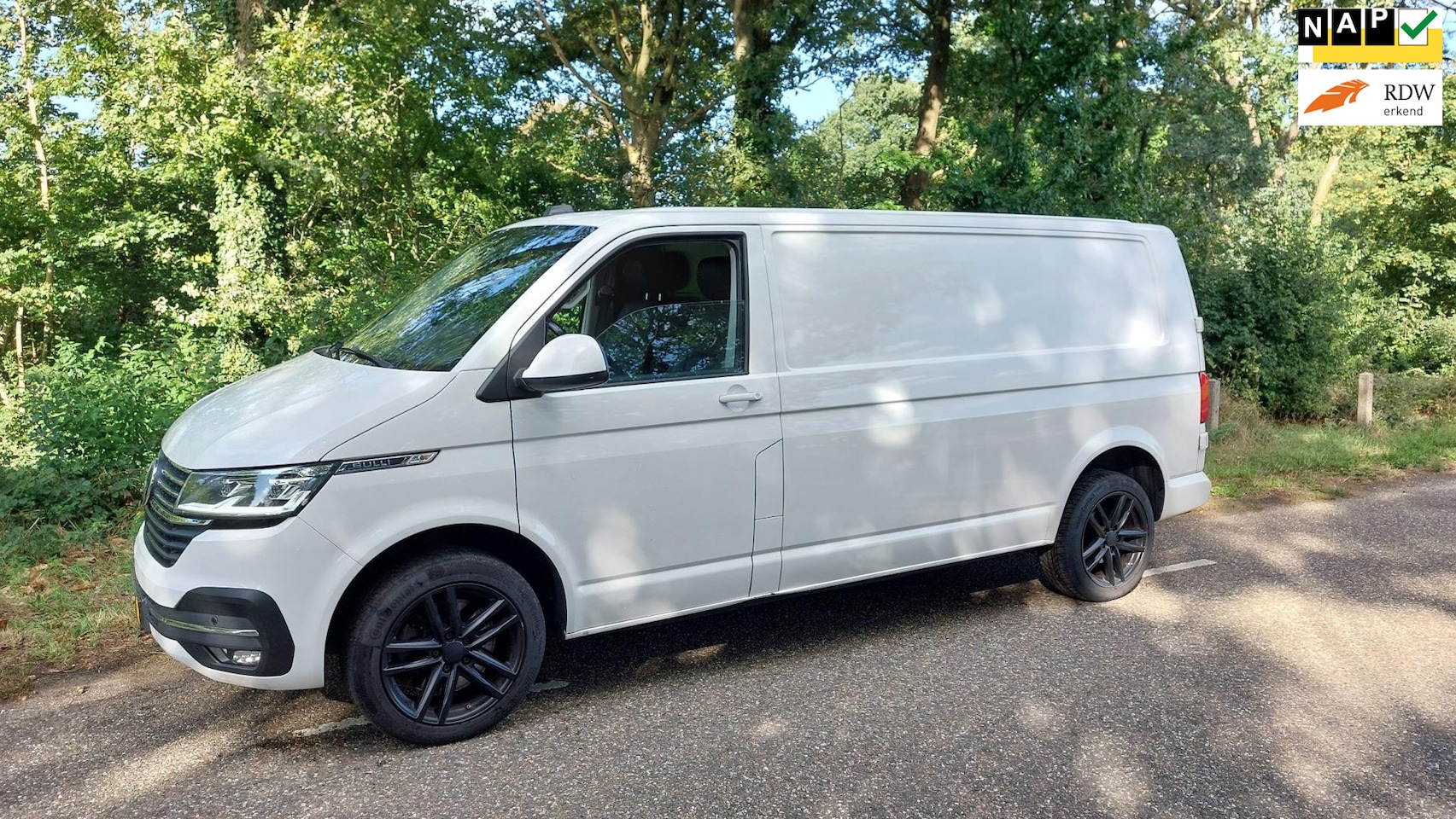Volkswagen Transporter - 2.0 TDI L2H3 28 Bulli 2.0 TDI L2H3 28 Bulli - AutoWereld.nl