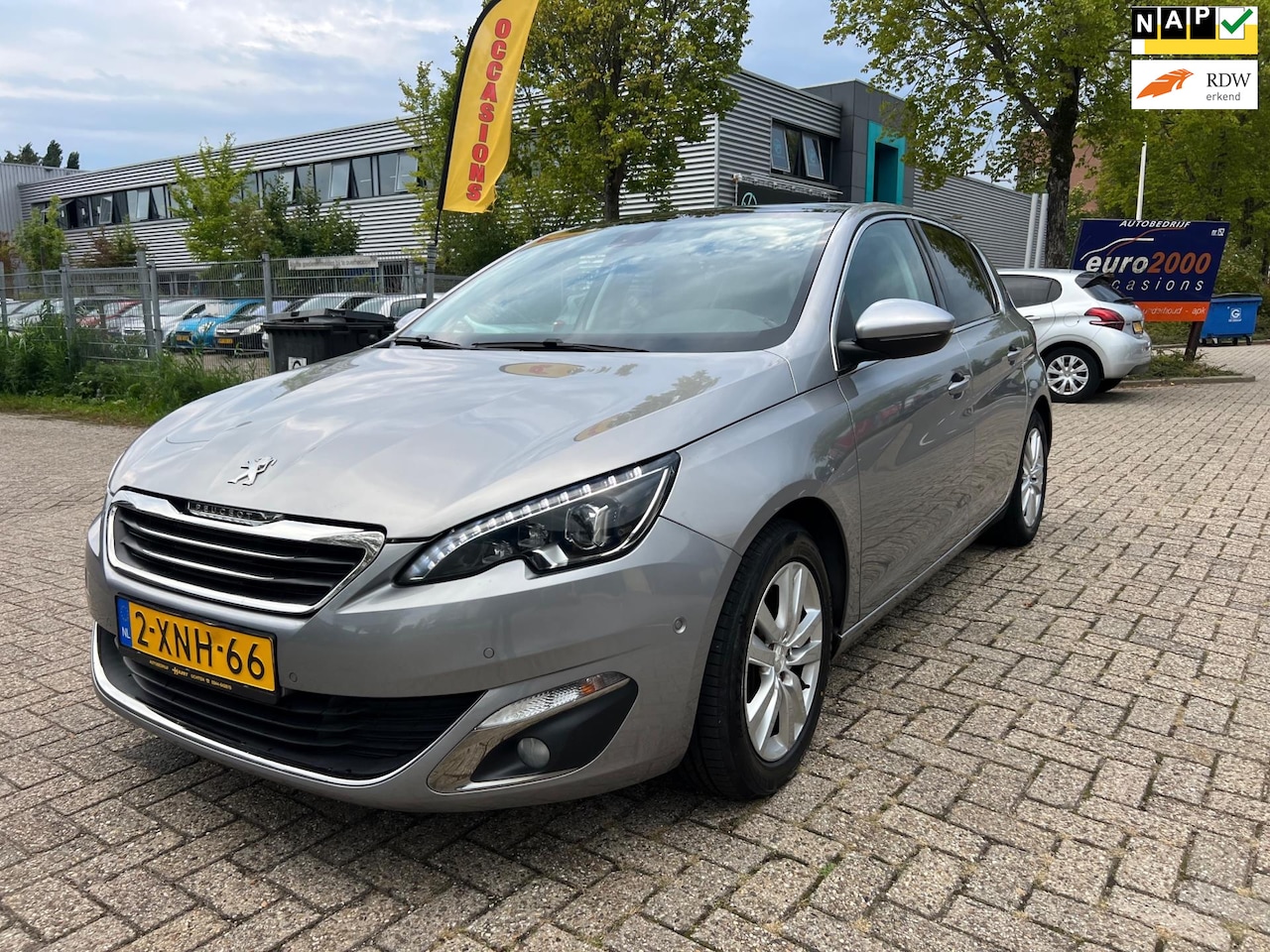 Peugeot 308 - 1.2 PureTech Allure - Camera - Navi - Panorama - AutoWereld.nl
