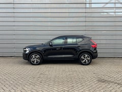 Volvo XC40 - B4 197PK Plus Dark | Trekhaak | Climate Pack | Power Seats | BLIS | Verw. voorruit