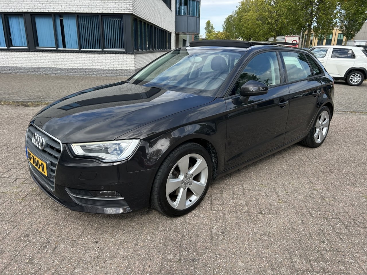 Audi A3 Sportback - 1.4 TFSI Ambit. PL+ SCHUIF/KANTELDAK I PDC V/A. - AutoWereld.nl