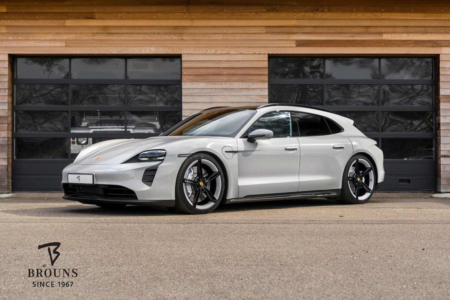 Porsche Taycan Sport Turismo - GTS 93 kWh | InnoDrive | Panorama | SportChrono | BOSE - AutoWereld.nl