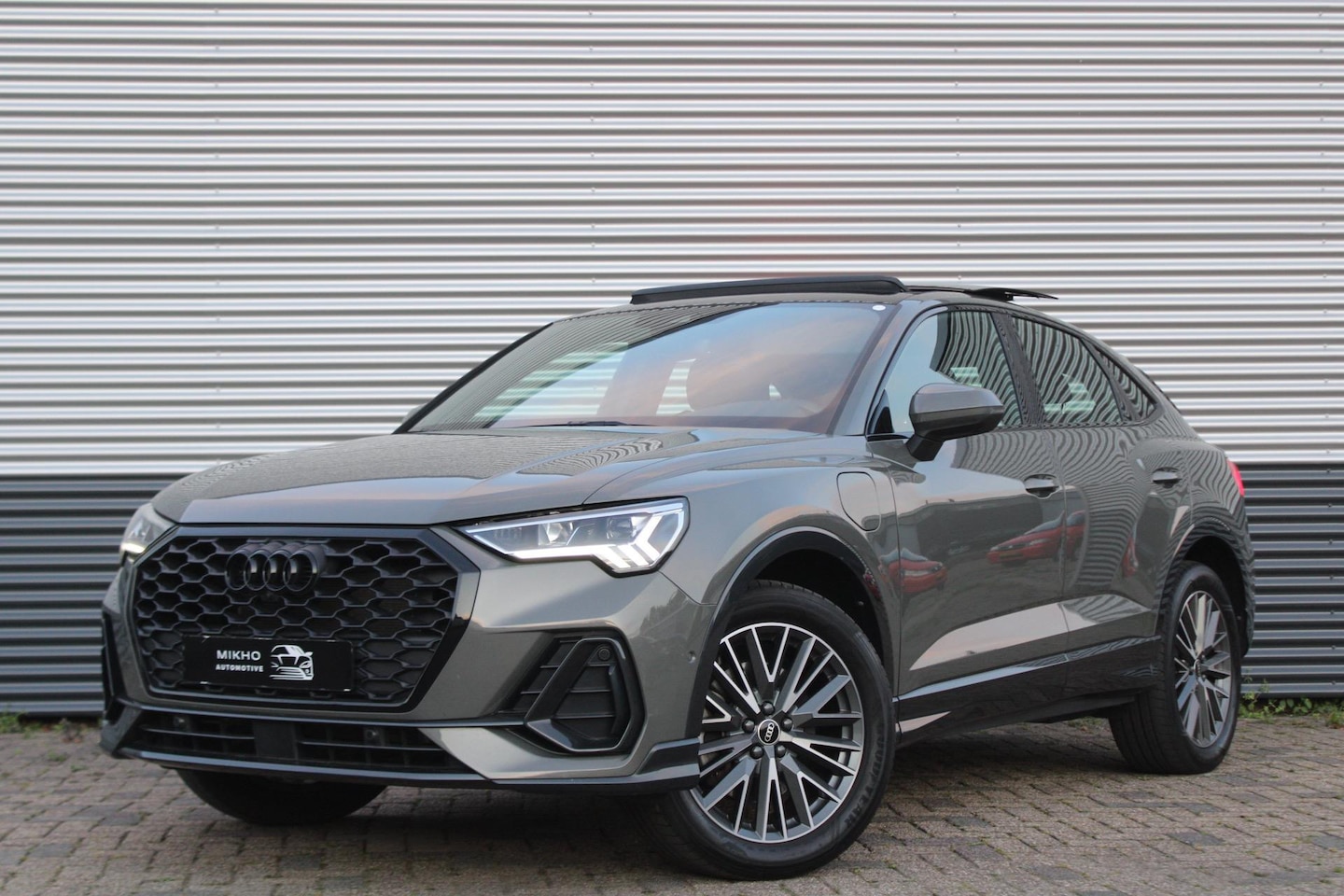 Audi Q3 Sportback - 45 TFSIe | S edition | Panoramadak | Camera | Dode hoek | Lane assist | Adaptive cruise | - AutoWereld.nl