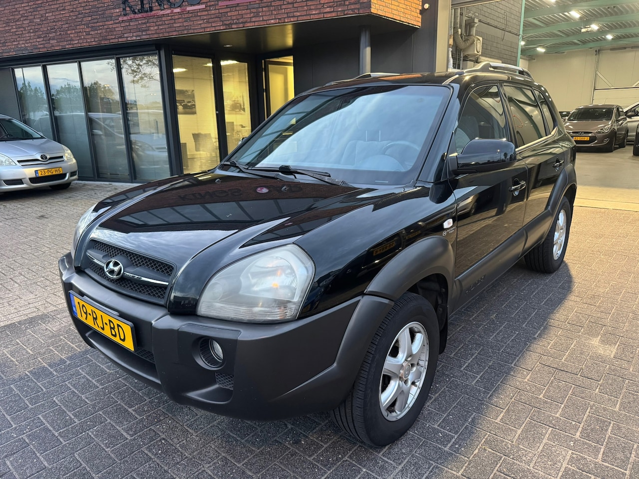 Hyundai Tucson - 2.0i Dynamic AIRCO TREKHAAK NW APK ORIG NL NAP - AutoWereld.nl