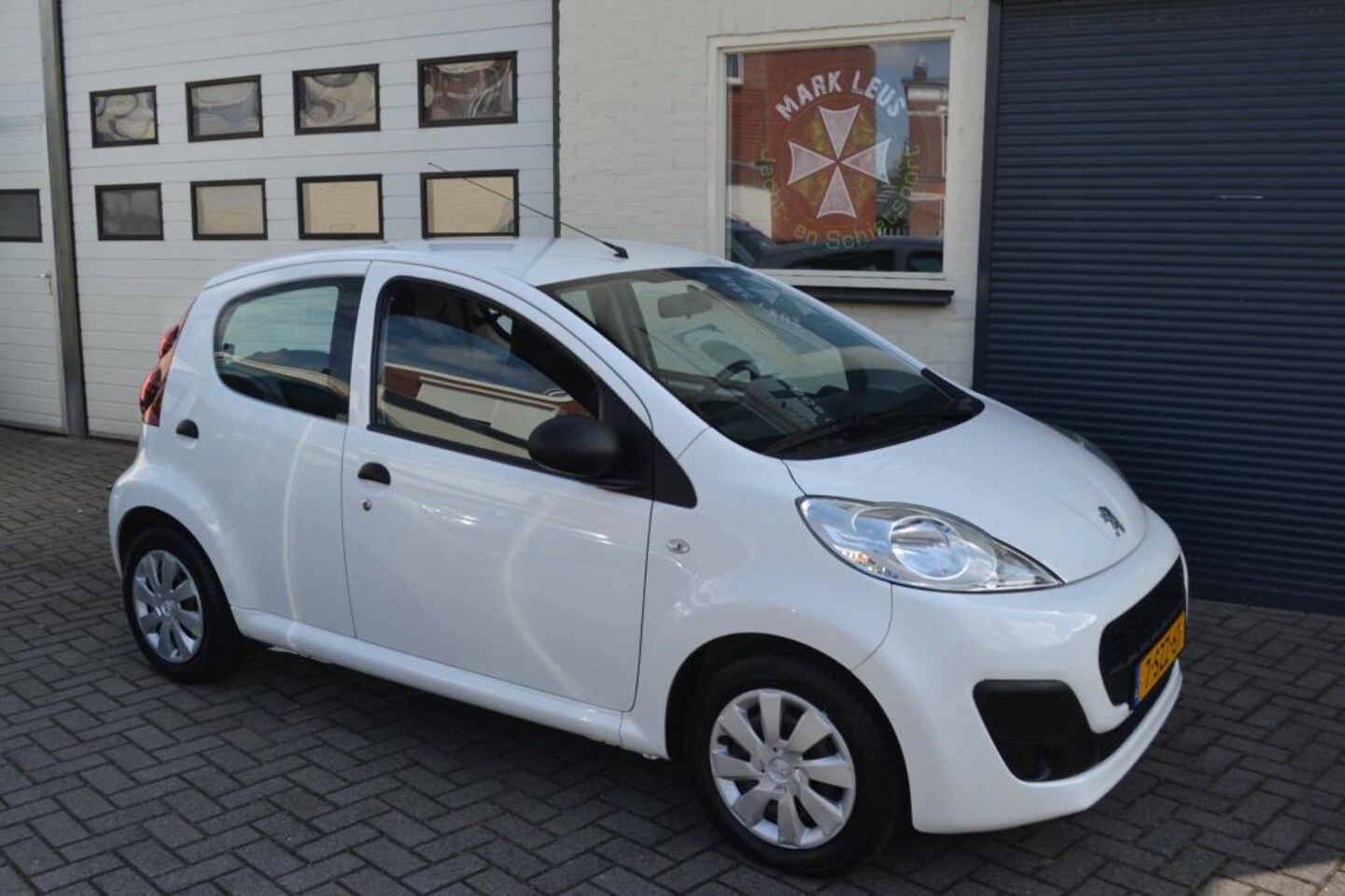 Peugeot 107 - 1.0 Blue Lease Super Nette Auto - AutoWereld.nl