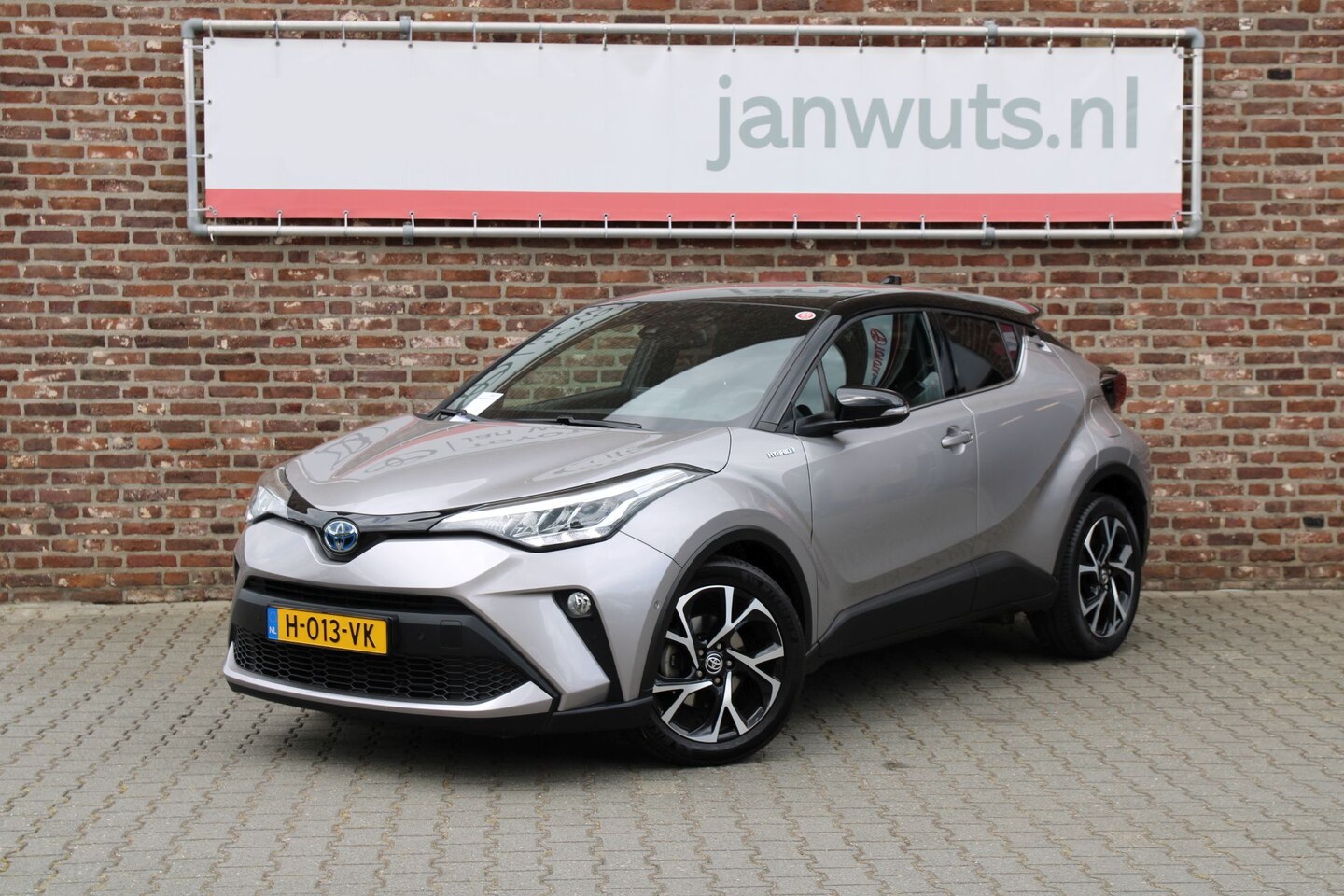 Toyota C-HR - 1.8 Hybrid Style | BSM | PDC | Trekhaak - AutoWereld.nl