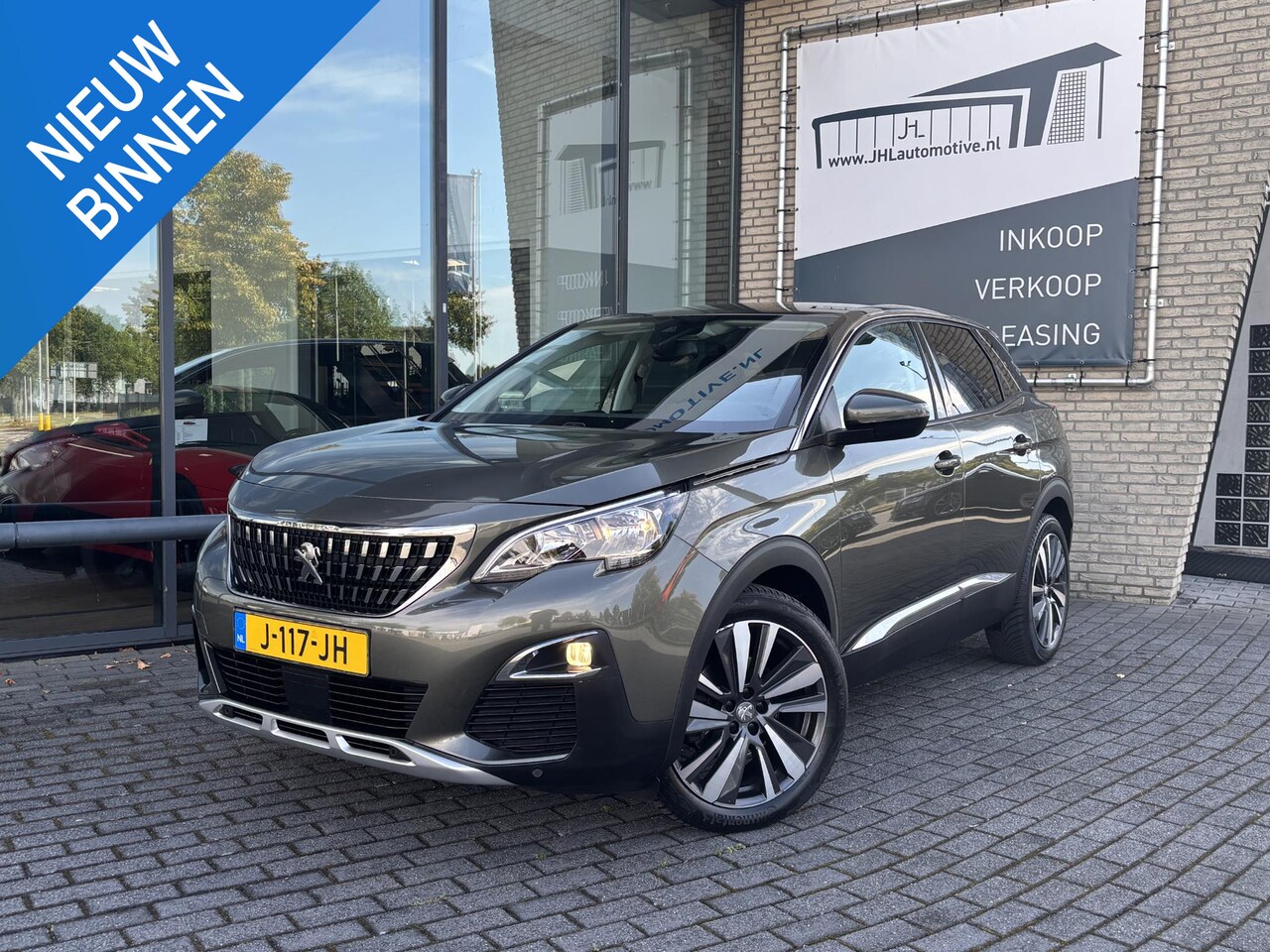 Peugeot 3008 - 1.2 PureTech Allure*NAVI*ECC*CRUISE*CARPLAY* - AutoWereld.nl