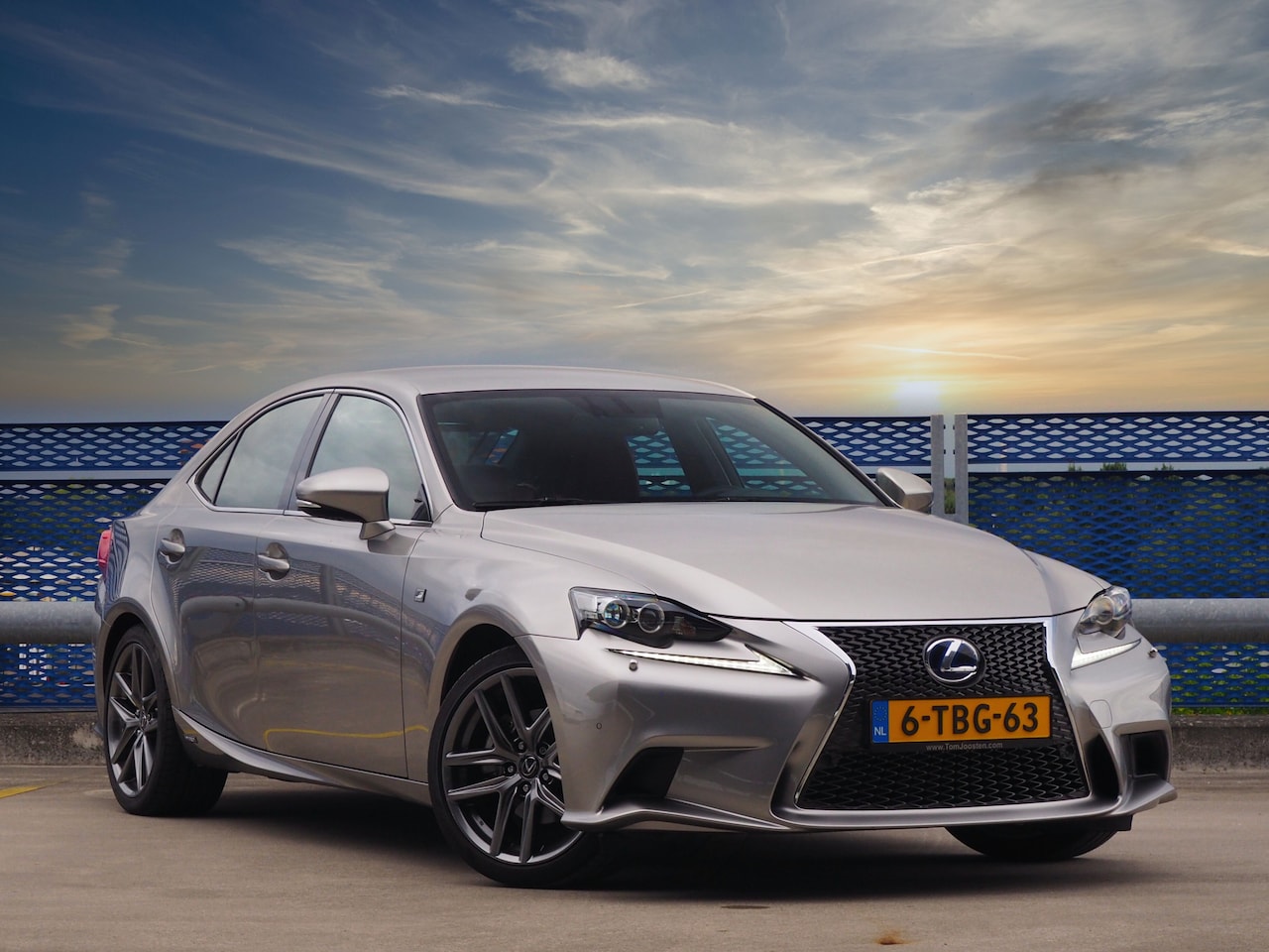 Lexus IS - 300h F Sport Line - AutoWereld.nl