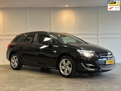 Opel Astra Sports Tourer - 1.4 Turbo Design Edition / 2013