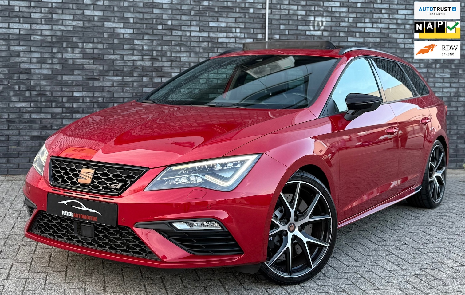 SEAT Leon ST - 2.0 TSI CUPRA 300 4DRIVE PERFORMANCE|Pano|Facelift|Virtual|Beats|DEALER ONDERHOUDEN! - AutoWereld.nl