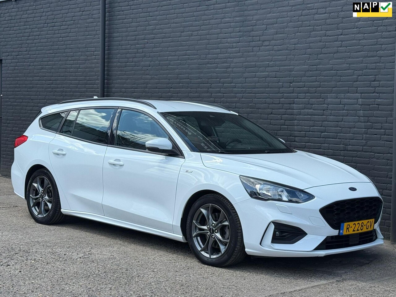Ford Focus Wagon - 2.0 EcoBlue ST Line X Business 1STE EIGEN | NAVI | CARPLAY | PDC | STOELVERWARMING | NWE A - AutoWereld.nl
