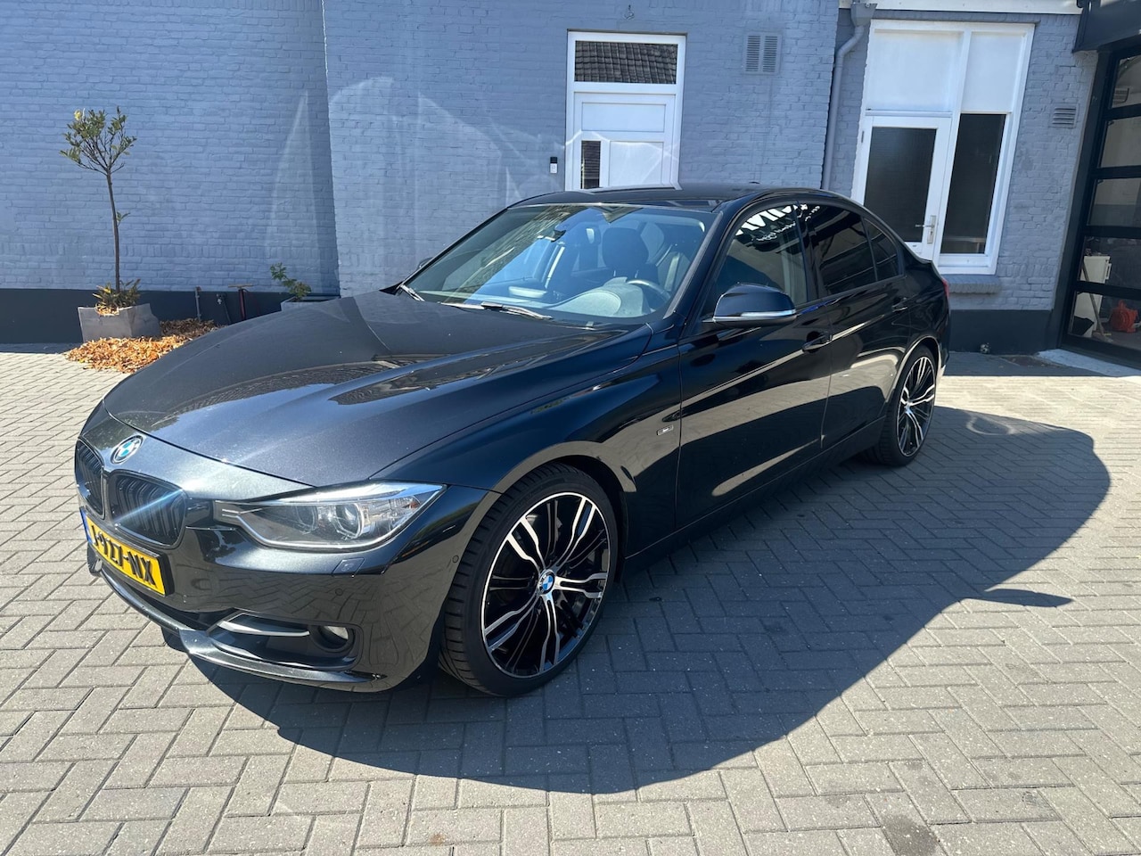 BMW 3-serie - 335i SPORTLINE | CAMERA | KEYLESS | MEMORY | - AutoWereld.nl