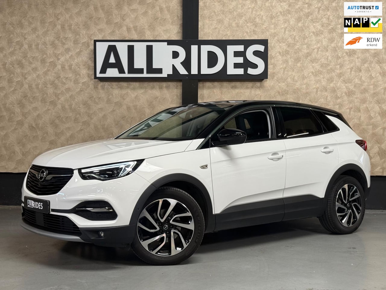 Opel Grandland X - 1.2 Turbo Business Edition | Pano | stoel- verkoeling/verwarming | trekhaak | 360 camera | - AutoWereld.nl