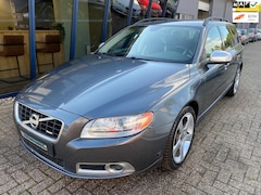 Volvo V70 - 2.5FT R-Design 230PK LEER / XENON / TREKHAAK