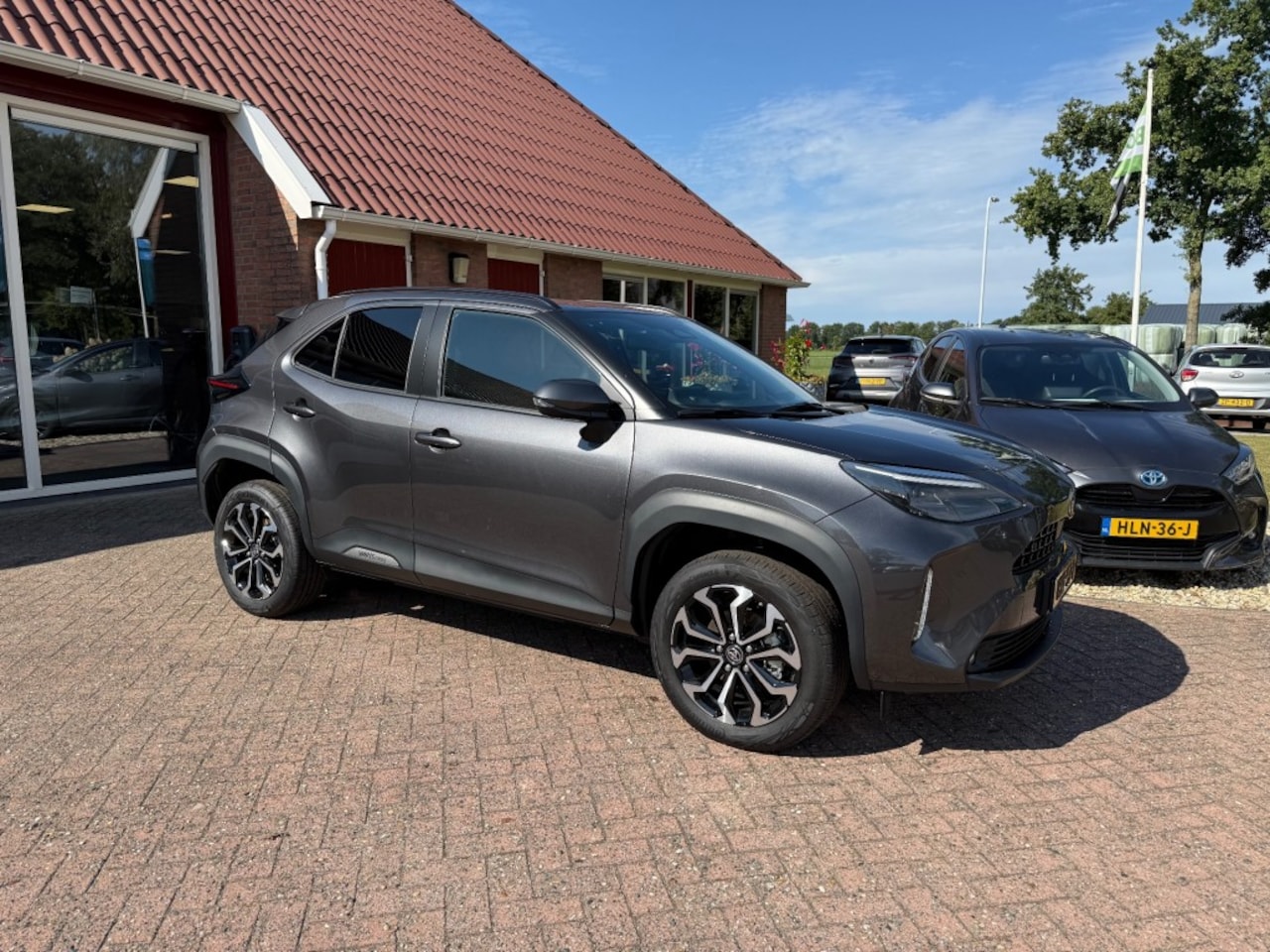 Toyota Yaris - 1.5 HYBRID 130  PK DYNAMIC Automaat Nieuw! - AutoWereld.nl
