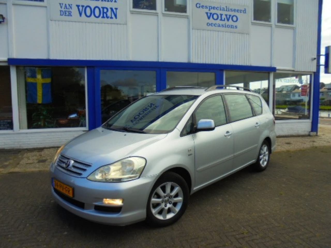 Toyota Avensis Verso - 2.0I LINEA SOL 7 ZITS !! 2E EIG!! 139 DKM!! ORG NL!! UNIEK!. NIEUWSTAAT!! - AutoWereld.nl