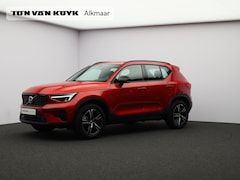 Volvo XC40 - 2.0 B4 Plus Dark / Trekhaak / Elektrische Stoelen / Harman Kardon / Stoel+Stuurverwarming