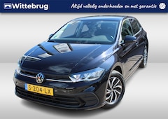Volkswagen Polo - 1.0 TSI 95pk Life / LED / LM velgen 15 inch / Navigatie / Parkeersensoren / APP Connect