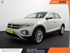 Volkswagen T-Roc - 1.5 TSI Style Climate control Adaptive cruise control Navigatie Lichtmetalen Velgen Airco