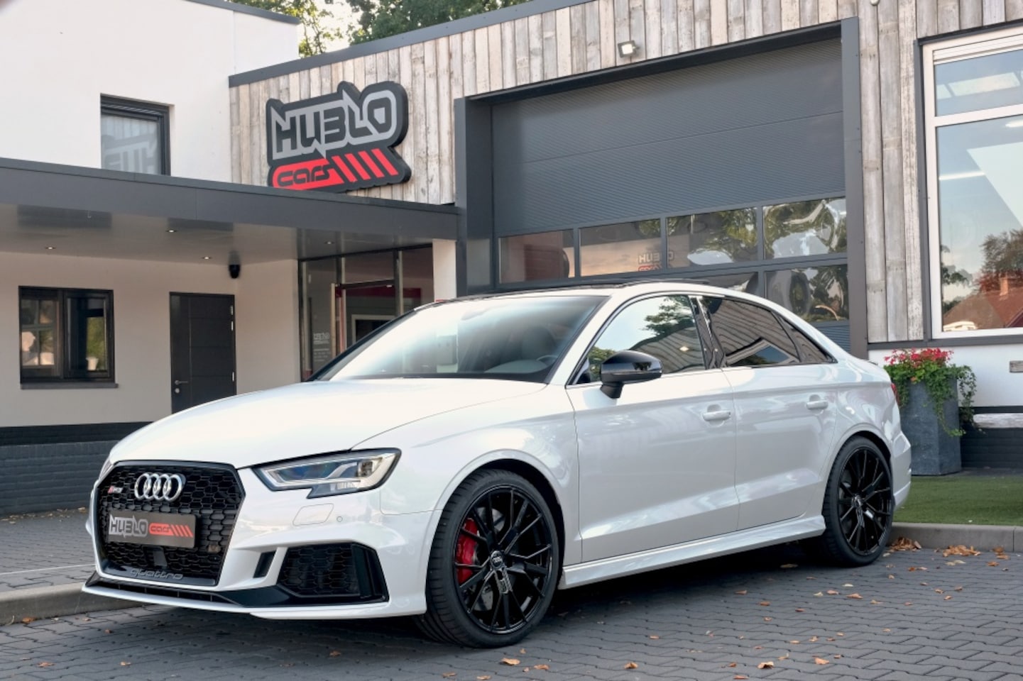 Audi RS3 - Limousine 2.5 TFSI RS3 quattro Pano, RS stoelen, B&O - AutoWereld.nl