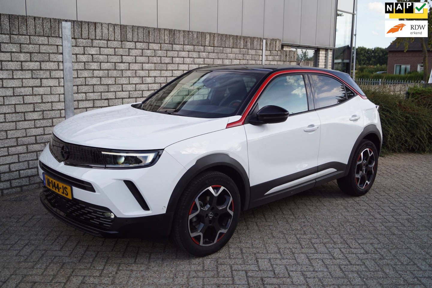 Opel Mokka - 1.2 Turbo GS Line 130PK Autom Adaptieve Cruise Apple Carplay Sportst Stoelverw Clima 2x PD - AutoWereld.nl