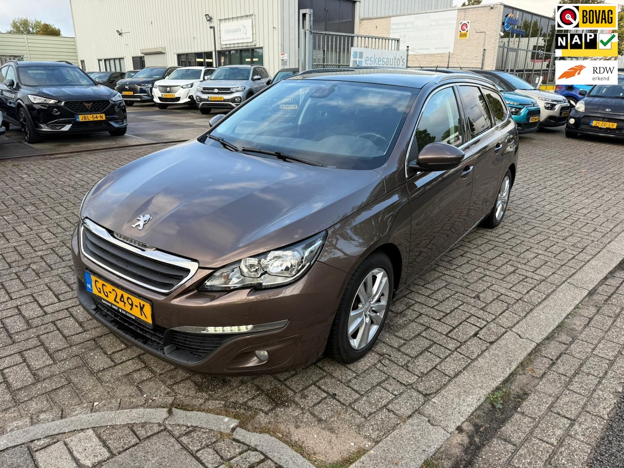 Peugeot 308 SW - 1.2 PureTech Blue Lease Executive 1.2 PureTech Blue Lease Executive, Navi, Pano, inc BTW - AutoWereld.nl