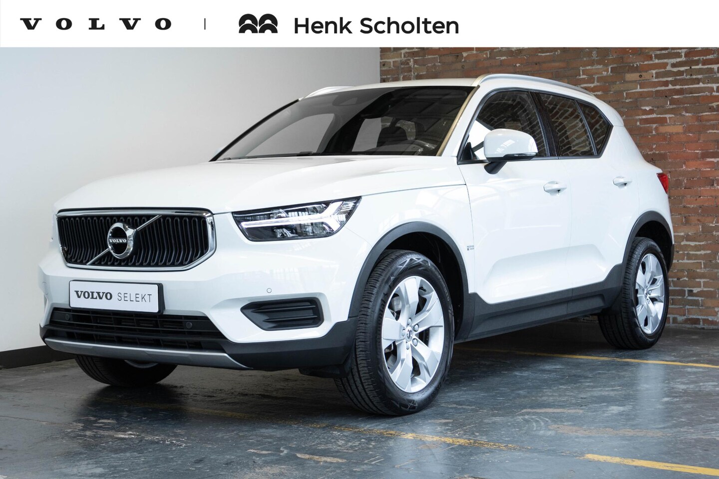 Volvo XC40 - T2 Automaat Momentum | Stoelverwarming | Navigatie | Parkeersensoren voor + achter | Parke - AutoWereld.nl