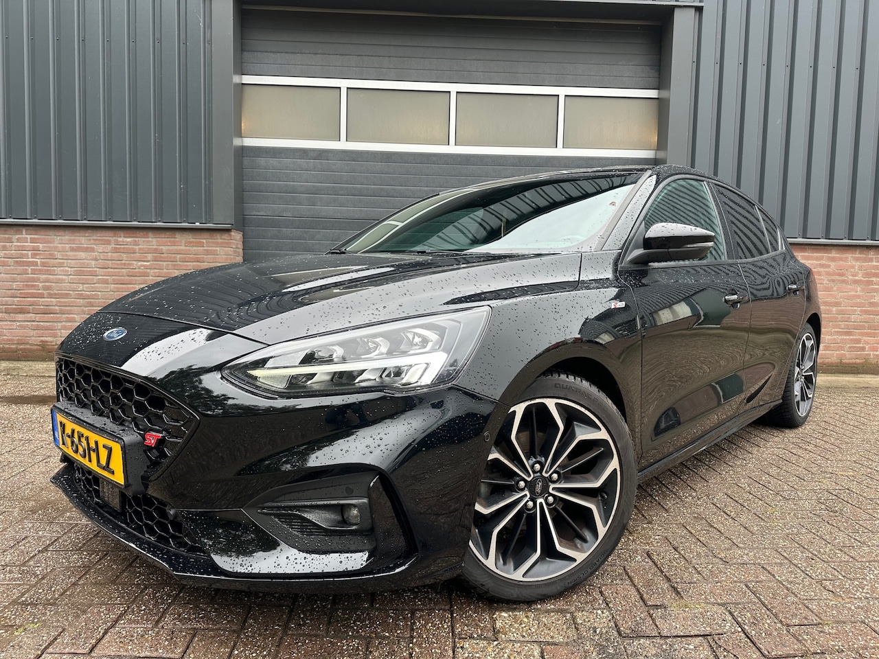 Ford Focus - 1.0 EcoBoost Vignale ST-Line / Clima / Camera - AutoWereld.nl
