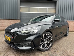 Ford Focus - 1.0 EcoBoost Vignale ST-Line / Clima / Camera