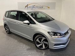 Volkswagen Touran - 1.2 TSI Connect*7PERS*CARPLAY*Trekhaak