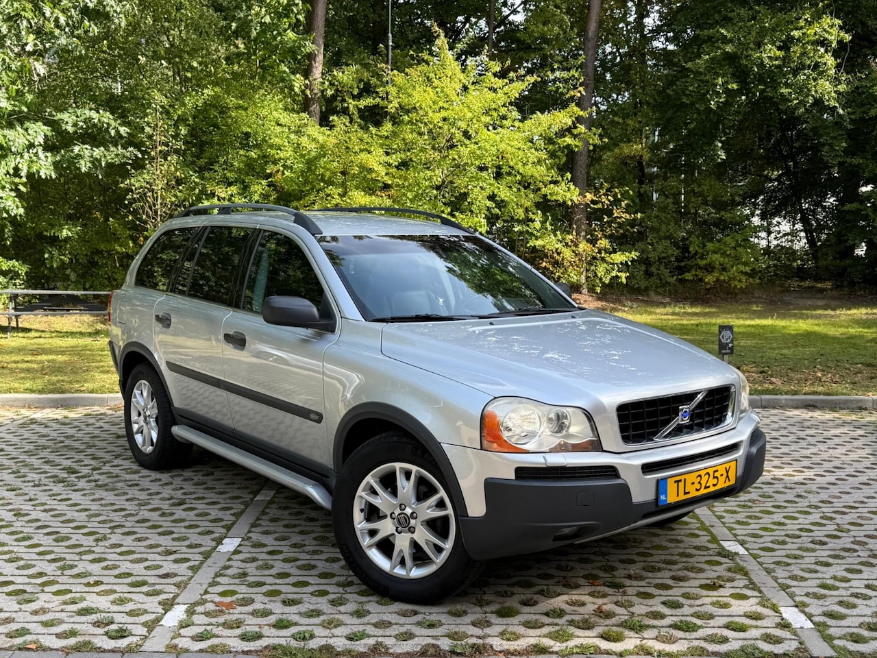 Volvo XC90 - 2.5 T Momentum 5p. 2.5 T Momentum 5p. - AutoWereld.nl