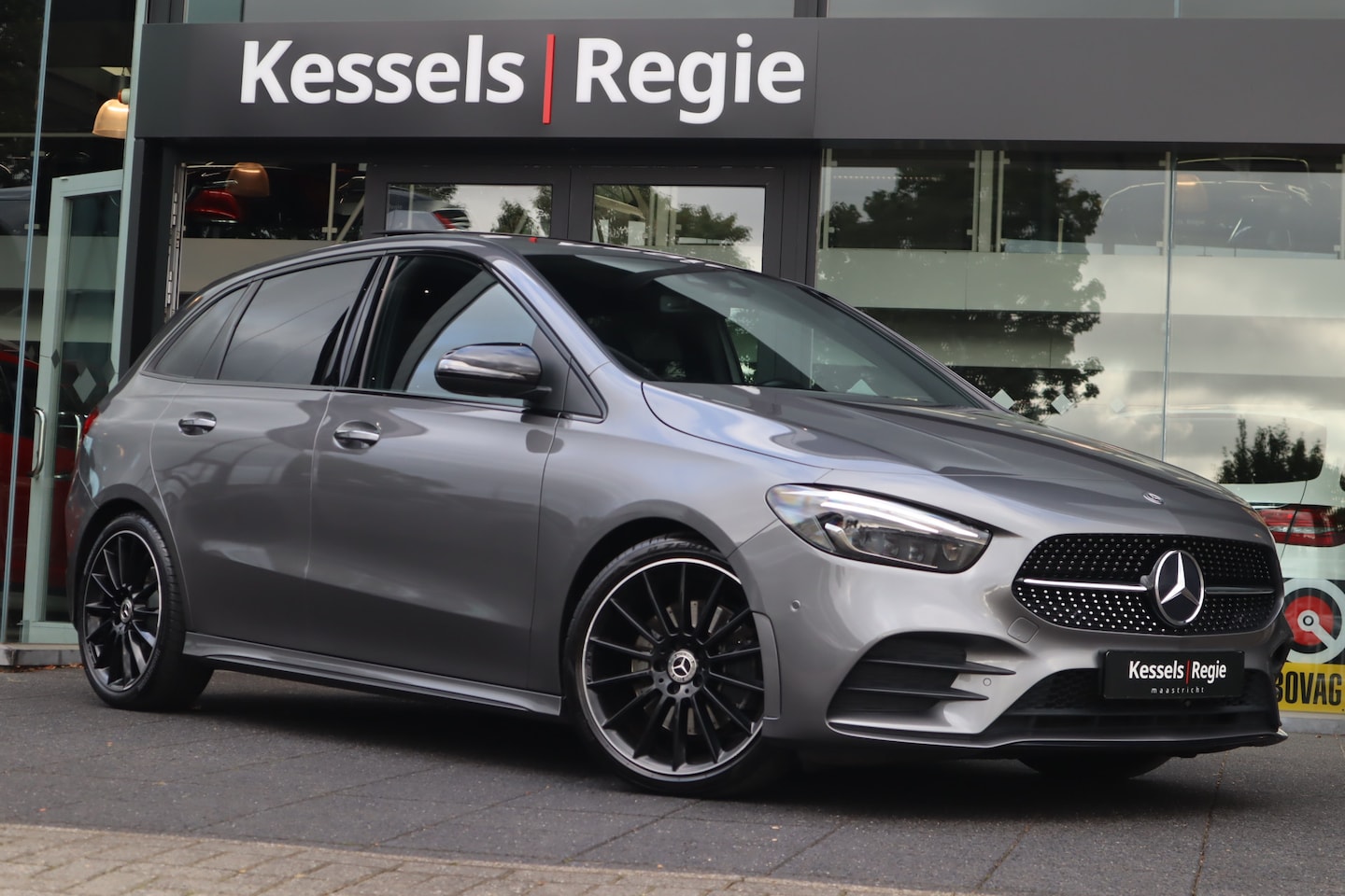 Mercedes-Benz B-klasse - 220 AMG Night Pano Memory Ambient keyless Multibeam - AutoWereld.nl