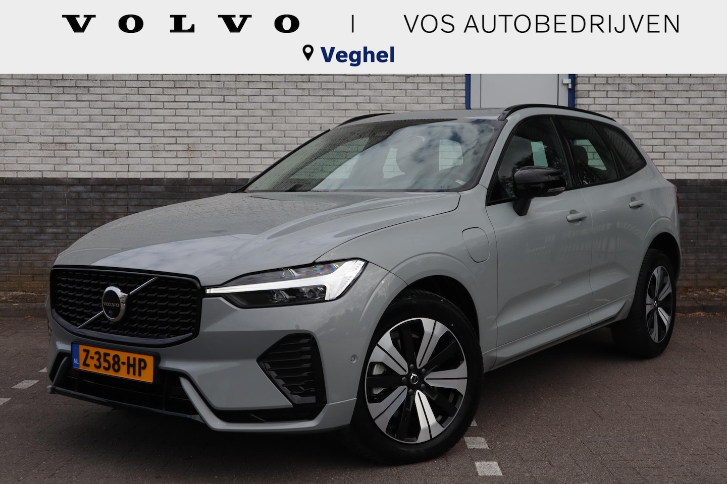 Volvo XC60 - 2.0 T6 Plug-in hybrid AWD Plus Dark | 360-camera | Schuif/kanteldak | Stuur & Stoelverwarm - AutoWereld.nl