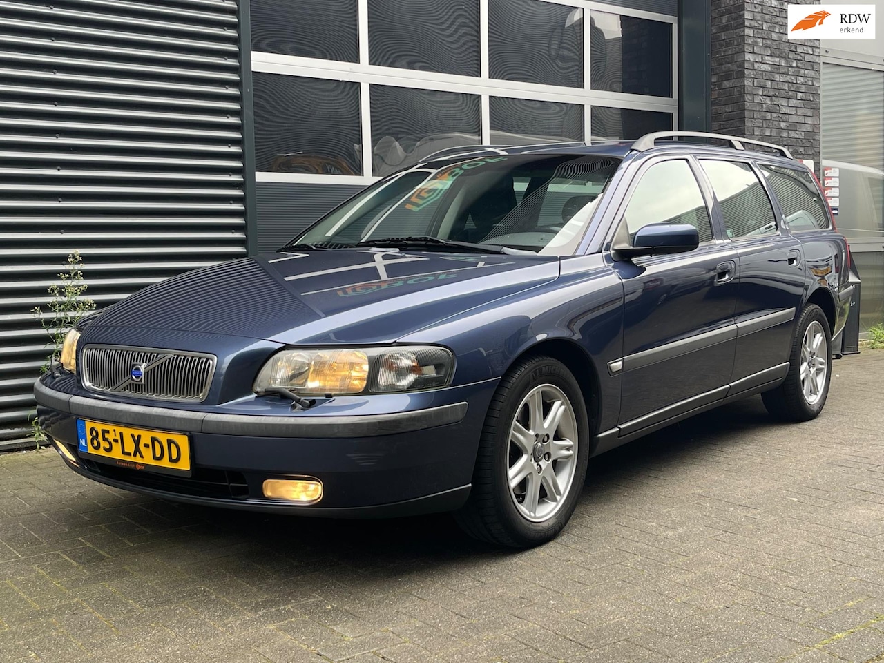 Volvo V70 - 2.4 Benzine | APK 02.2026 | Nette staat! - AutoWereld.nl