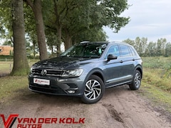 Volkswagen Tiguan - 1.5 TSI ACT Comfortline Carplay Navi Climate Cruise